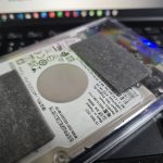 USBケースに接続した2.5インチHDD