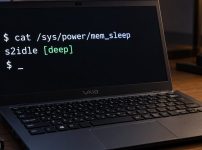 VAIO風ノートPCのターミナルにcat /sys/power/mem_sleepとs2idle [deep]を表示したイメージ。